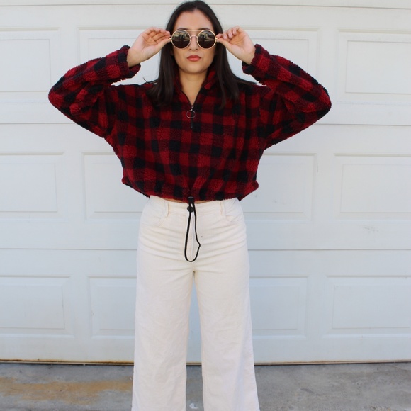 🚨Fall Favorite Collection//Red Plaid Crop Sweater - Picture 4 of 8
